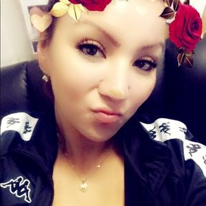 Meet your Posher, Cassandra